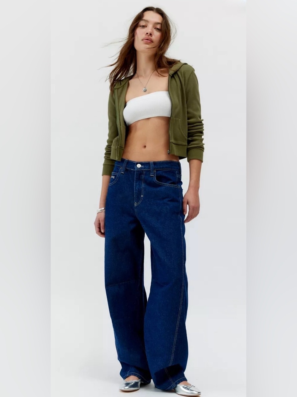 BDG Logan Buckle Baggy Barrel Jeans in dark wash